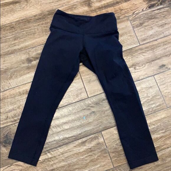 🖤 Lululemon Cropped Leggings - Size 2 - Thick Material - Picture 1 of 3